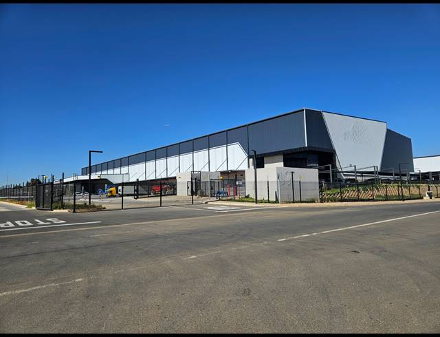 9,909M² WAREHOUSE TO LET IN JET PARK